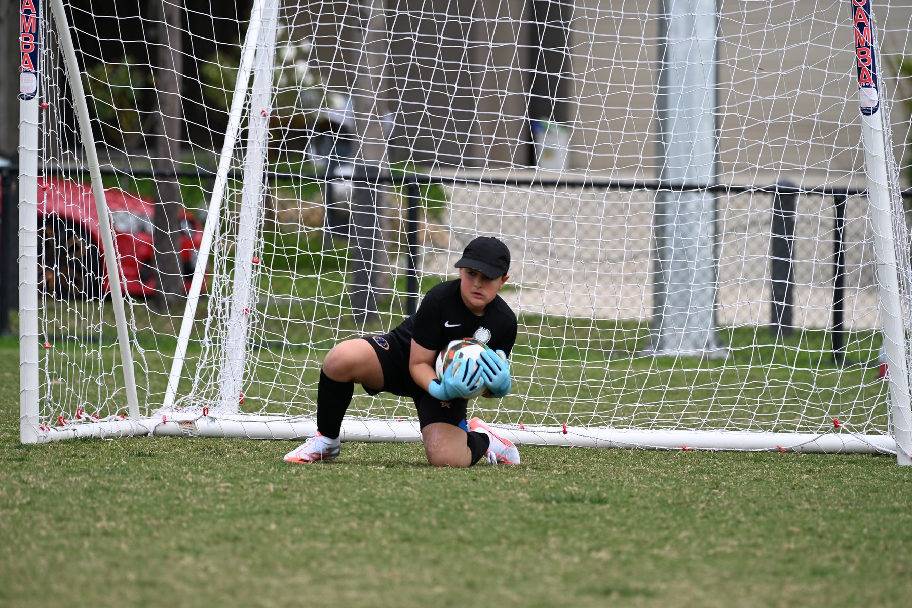 Keeper closing the angle