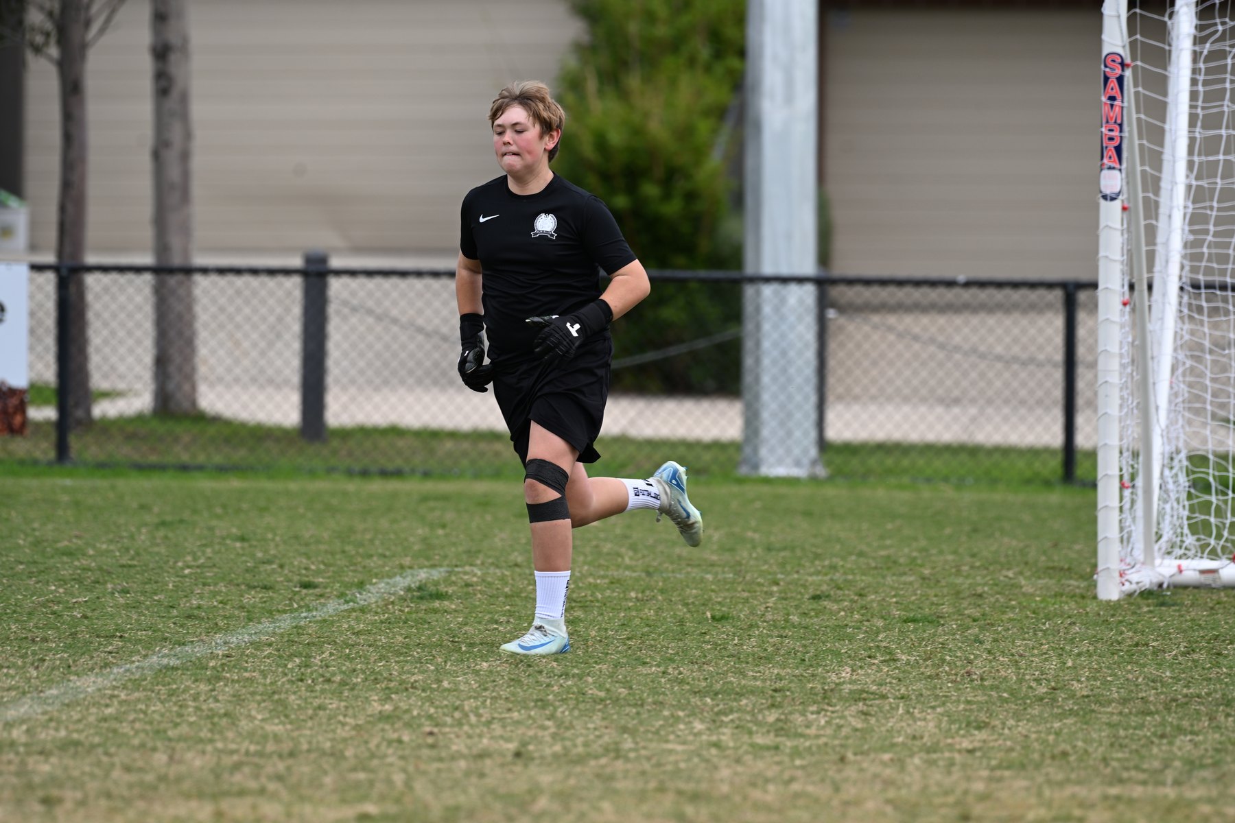Keeper sprinting in training