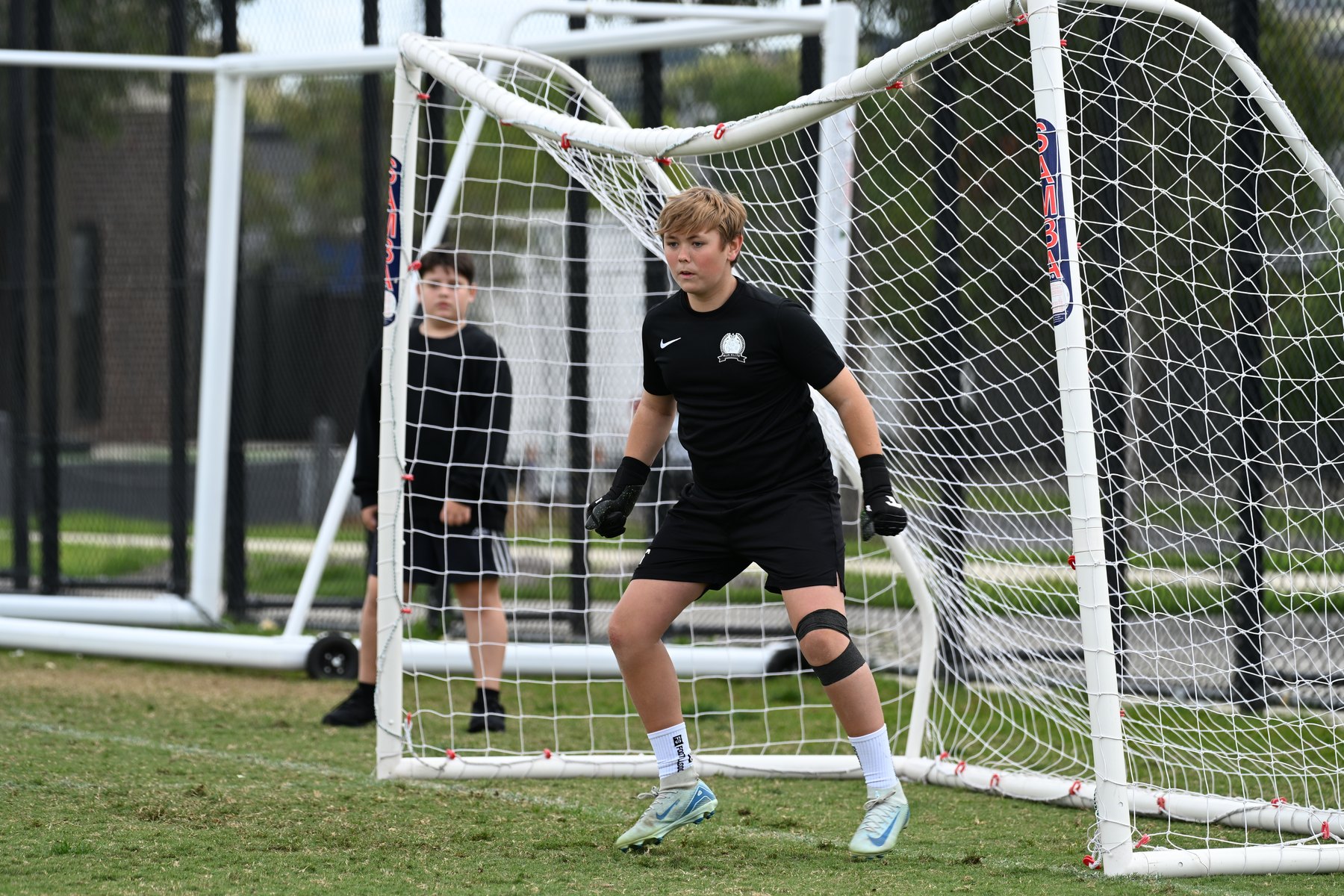 Keeper in set position